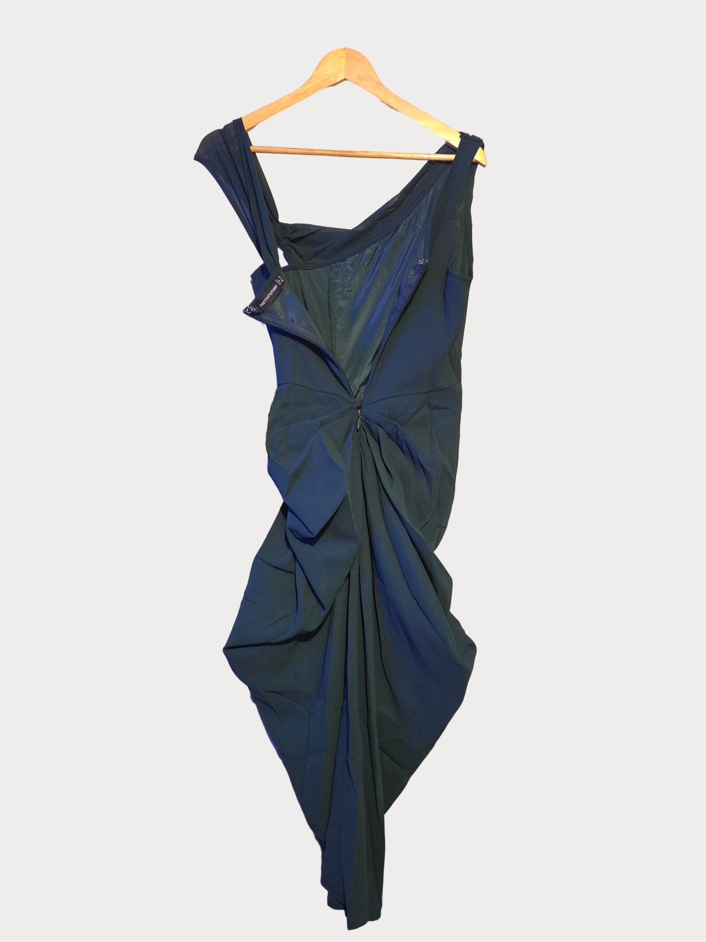 Robe asymétrique Pretty Little Thing